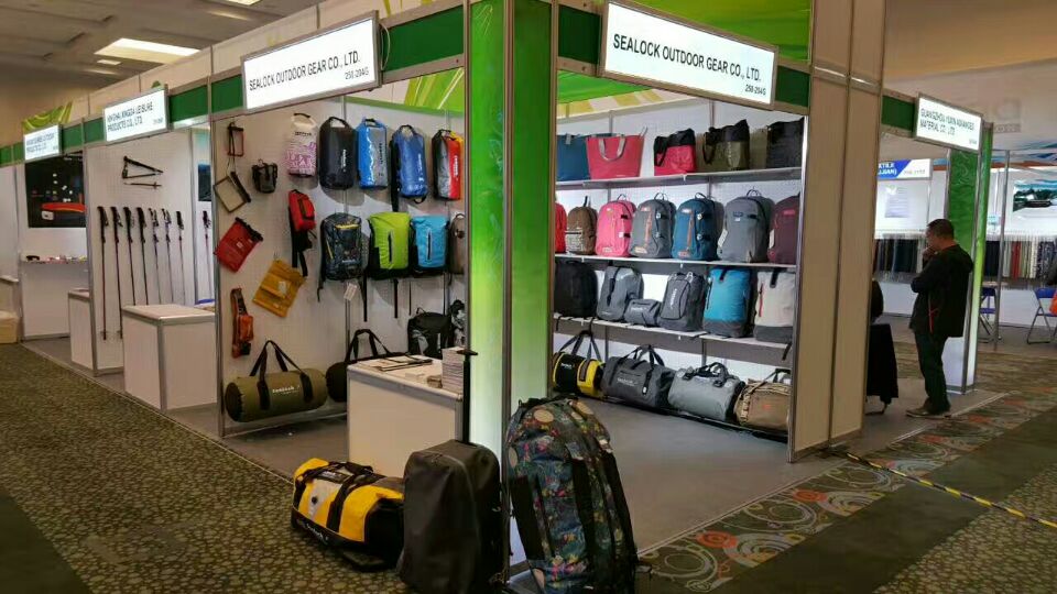 Strategic Waterproof Gear Manufacturing: Γιατί η Synergy Κίνας-Βιετνάμ της Sealock είναι η απόλυτη επιλογή για το 2026